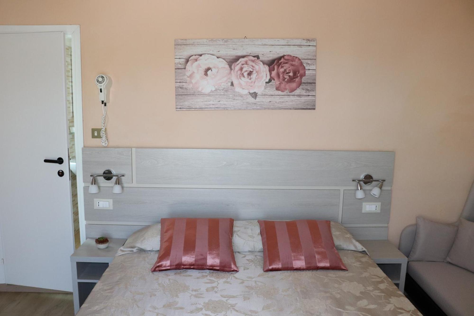 Hotel Barca D'Oro Bellaria-Igea Marina Esterno foto