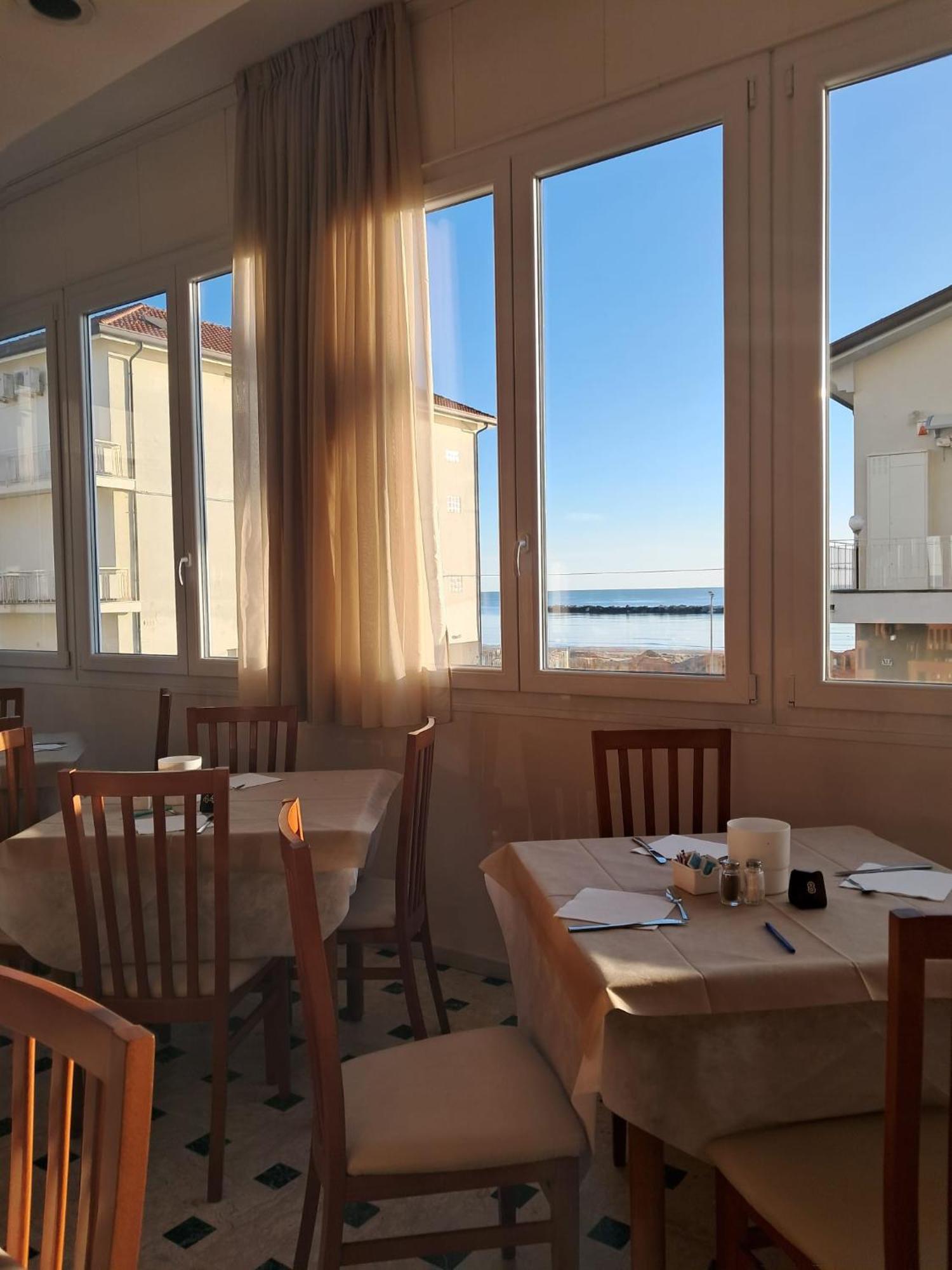 Hotel Barca D'Oro Bellaria-Igea Marina Esterno foto