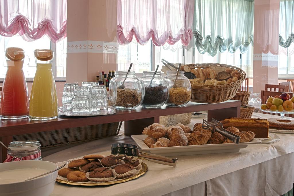 Hotel Barca D'Oro Bellaria-Igea Marina Esterno foto