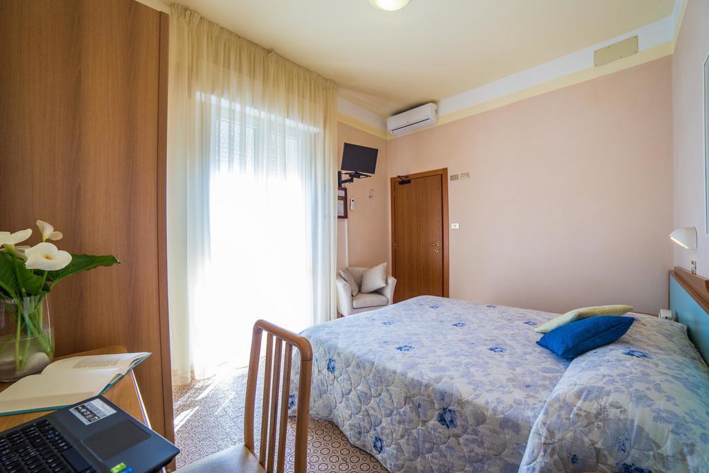 Hotel Barca D'Oro Bellaria-Igea Marina Esterno foto