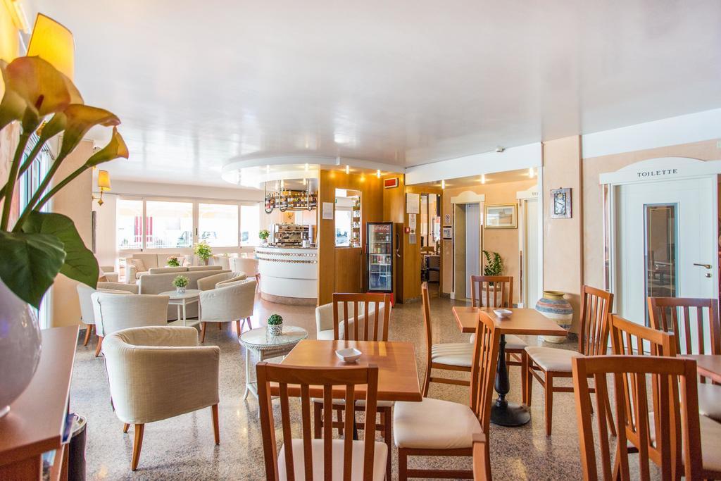 Hotel Barca D'Oro Bellaria-Igea Marina Esterno foto
